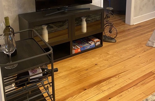 Berkeley Springs Cabaña | Beautiful Cottage Just Minutes from Town