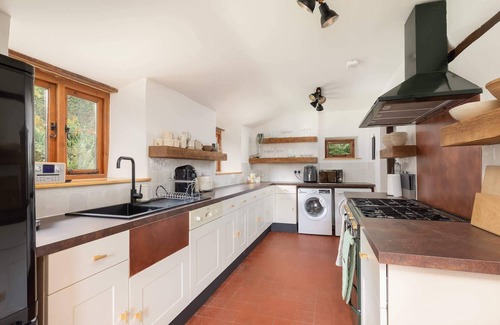 Chilcompton Casa | Beautiful Cottage nr Mendip Hills, Private Parking