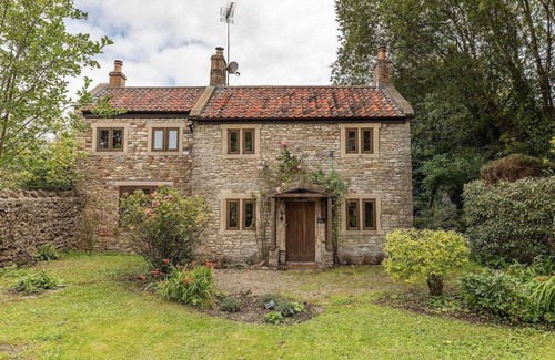 Chilcompton Casa | Beautiful Cottage nr Mendip Hills, Private Parking