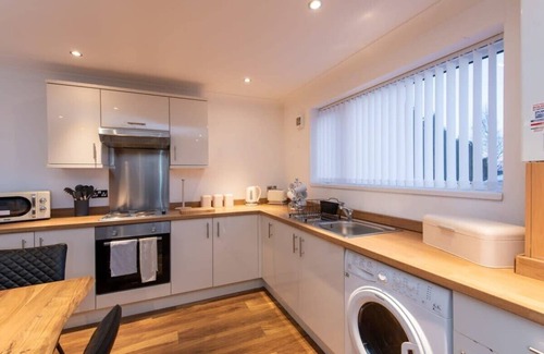 Durham Casa | Beautiful Cottage in Durham with Pool Table