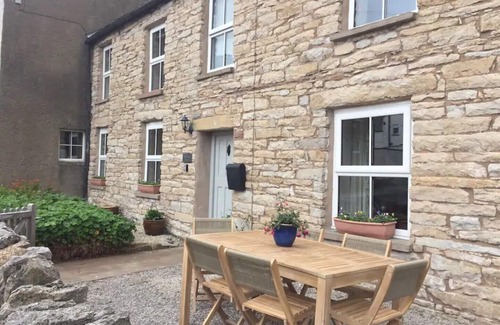 Bretherdale Cabaña | Beautiful Cottage in Idyllic Village of Orton