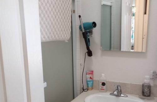 Yuma Cabaña | Beautiful Cottage in RV Park