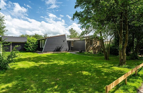 Grou Casa | Beautiful cottage in the heart of Friesland surrounded by Frisian Lakes and greenery