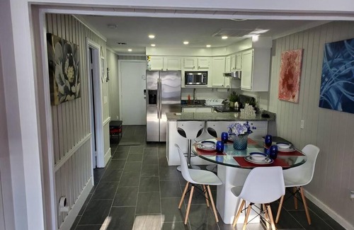 Vacation Village Casa | Beautiful cottage near Lake Louisa & mins from Disney, Vehicle Rental Available