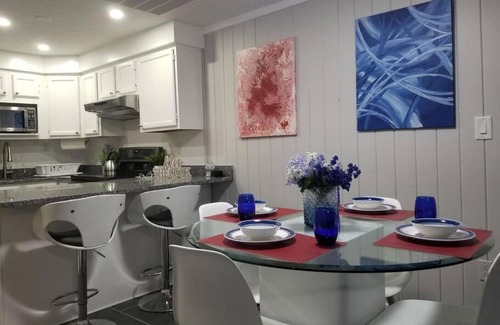 Vacation Village Casa | Beautiful cottage near Lake Louisa & mins from Disney, Vehicle Rental Available