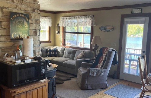 Crivitz Cabaña | Beautiful cottage on Crooked Lake! Sleeps 9 comfortably.