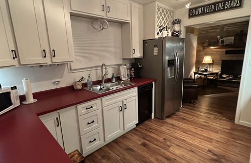 Lakewood Cabina | Beautiful cottage on lakefront with direct access to ATV/UTV/Snowmobile Trails.