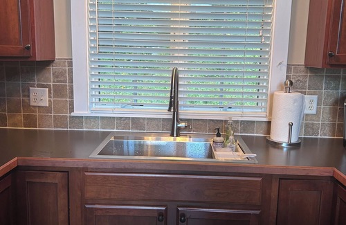 Westmore Cabaña | Beautiful cottage overlooking Lake Willoughby with lake access