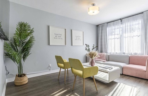 Longueuil Cabaña | Beautiful Cottage within Walking Distance to the Metro and Free Parking