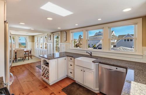 Dennis Cabaña | Beautiful Cottage with Private Association Rights