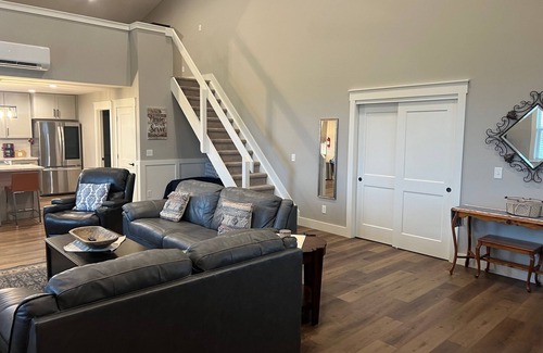 Irwin Apartamento | Beautiful Country Setting 1100 Sq. Ft Loft Barn Dominium Apartment all Amenities