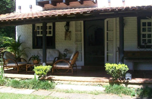 Floresta Casa | Hermosa casa de campo dentro de Fazenda Centenária, a 10 metros del centro de JF.