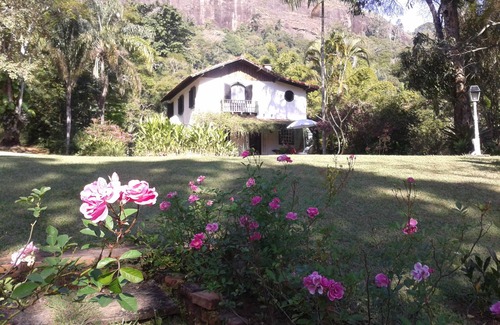 Floresta Casa | Hermosa casa de campo dentro de Fazenda Centenária, a 10 metros del centro de JF.