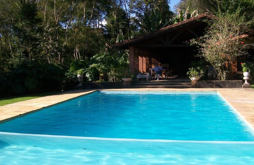 Floresta Casa | Hermosa casa de campo dentro de Fazenda Centenária, a 10 metros del centro de JF.