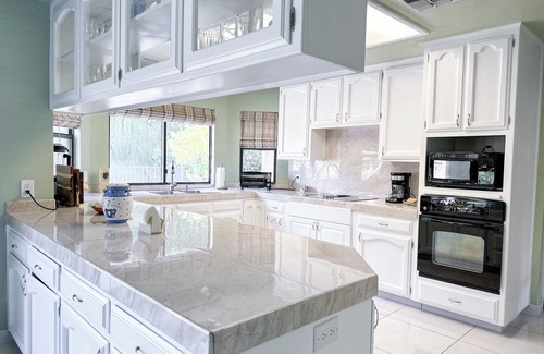 Bakersfield Casa | Beautiful Country Club Pool Home, Fenced Yard, Pets and children Welcome!