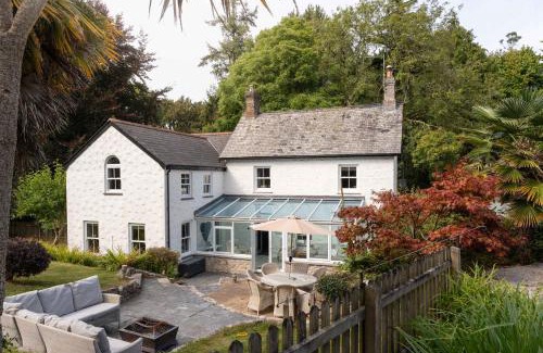 Mabe Casa | Beautiful Country Farmhouse Set In A Stunning Woodland With Pool, Sauna & Parking at 'The Old Farmhouse'