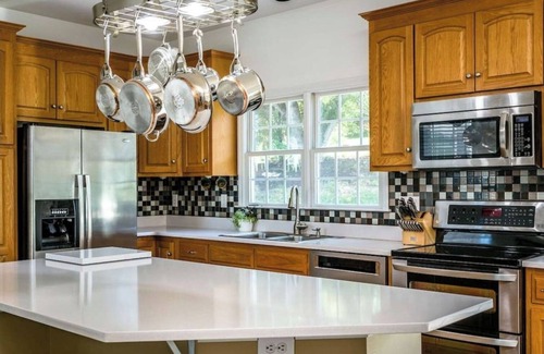 Cross Keys Casa | Beautiful Country Escape with gorgeous mountain views, Swim Spa, Game Room