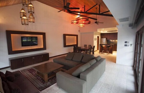 Kathu Villa | Hermosa villa con patio en Phuket