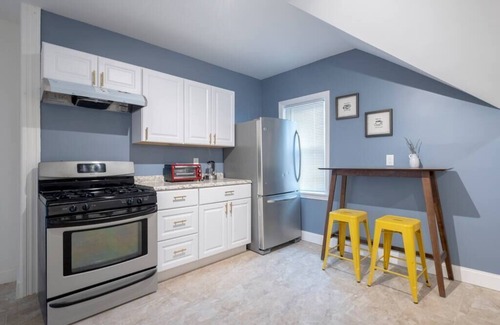 Federal Hill Apartamento | Beautiful & Cozy Apt For Your Group ★ Hosts 6 People | Near Downtown & Fed. Hill