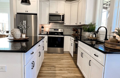 Auburn Cabaña | Beautiful cozy cottage located within a mile from Jordan-Hare Stadium