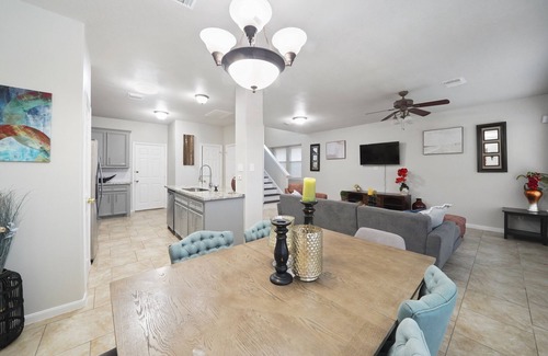 Conroe Casa | Beautiful Cozy home in The heart of Conroe Texas