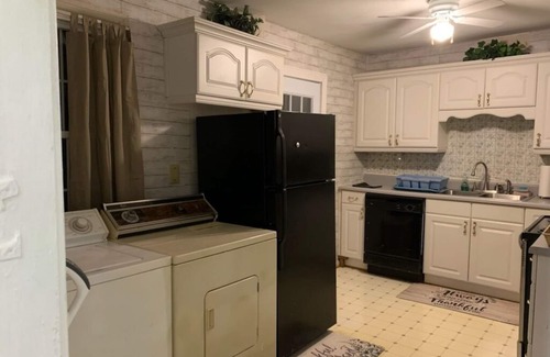 Candler-McAfee Casa | Beautiful - Cozy Home on the Lake! Backyard Camping/ Fishing - Atlanta/Decatur