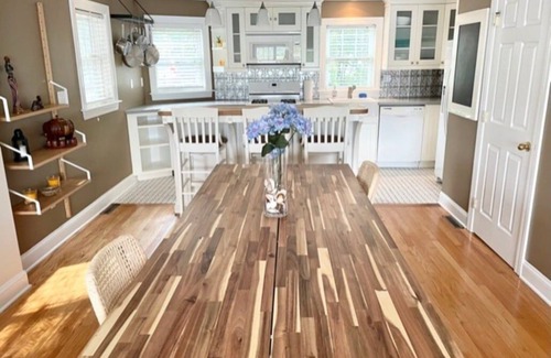 Fair Haven Casa | Beautiful cozy home w jacuzzi & dock for boat