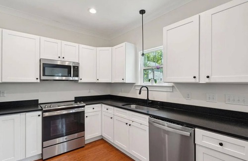 Johns Island Casa | Beautiful-Cozy-MODERN- 2-bedroom house with all the Essentials- Johns Island SC