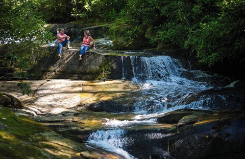 Zirconia Cabina | Luxury Family Tree Tent in Tuxedo Falls Resort with Private Waterfalls & Hiking