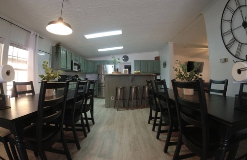 Albany Casa | **Beautiful Creekside Retreat! minutes from Dale Hollow Lake