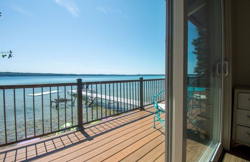 Lake Township Casa | Crystal Lake Waterfront, aire acondicionado, muelle privado, kayaks, tablas de paddle