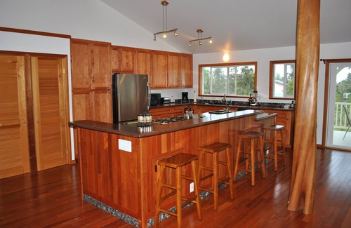 Keaau Casa | Hermosa casa personalizada con patio privado PISCINA