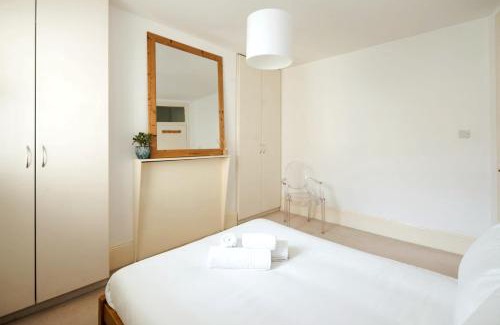 Harrow Road Apartamento | Beautiful Designer Flat in Maida Vale, Sleeps 4