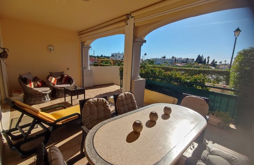 Guia Apartamento | Hermoso apartamento de planta baja de diseño con complejo de ocio, piscina, gimnasio y sauna