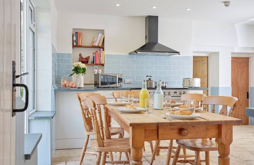Ash Mill Otro | Beautiful large farm house & cosy cottage set in an idyllic rural setting