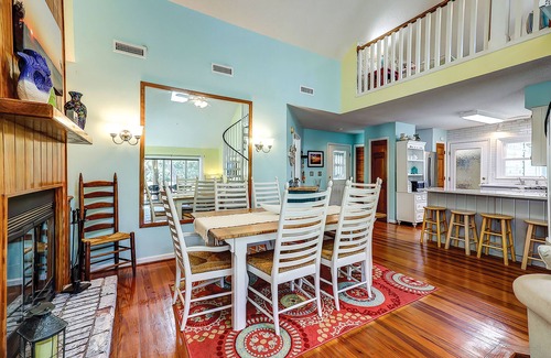 Oak Grove Casa | Beautiful Dog-Friendly Home w/ Wonderful Golf Course Views, Free WiFi, & A/C