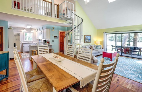 Oak Grove Casa | Beautiful Dog-Friendly Home w/ Wonderful Golf Course Views, Free WiFi, & A/C