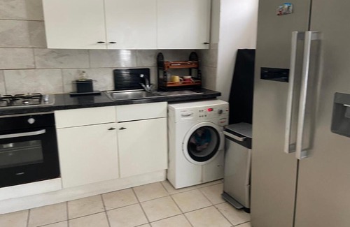 South Norwood Casa | Beautiful Double bedroom in shared house