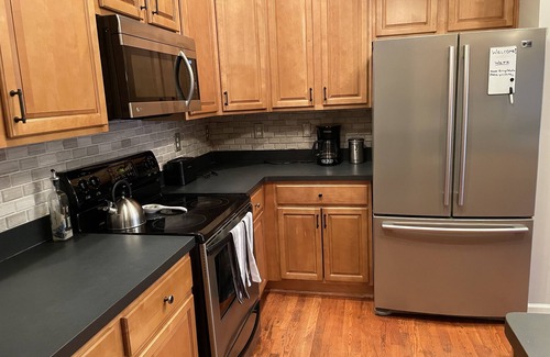 Peoplestown Casa | Beautiful Downtown Brick Road Home Oasis With Stadium View