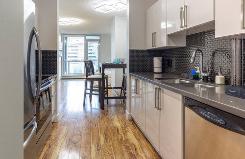 East Village Condominio | Beautiful Downtown Condo with Free Parking