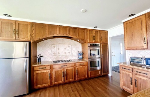 Edwardsburg Cabaña | Beautiful Eagle Lake home close to ND perfect for Large families.