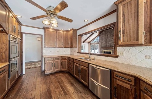 Edwardsburg Cabaña | Beautiful Eagle Lake home close to ND perfect for Large families.