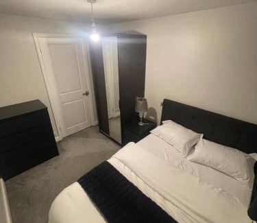Ipswich Casa | Beautiful en-suite bedroom
