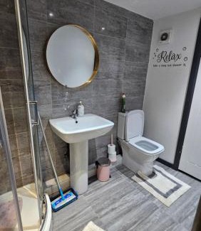 Harehills Apartamento | Beautiful En-suite Studio in Leeds -Lower Floor