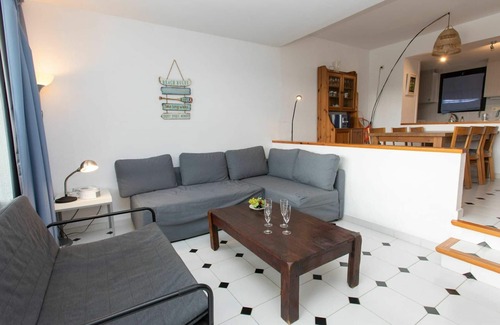 Pals Apartamento | Beautiful apartment for 4 people with WIFI, pool, TV, terrace and parking