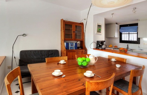 Pals Apartamento | Beautiful apartment for 4 people with WIFI, pool, TV, terrace and parking