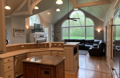 Pickett Casa | Beautiful Executive home perfect location for the NFL Draft or EAA airshow.