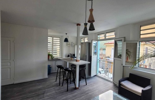 Sainte-Marie Apartamento | Beautiful F4 sea view near TOMBOLO in Sainte Marie
