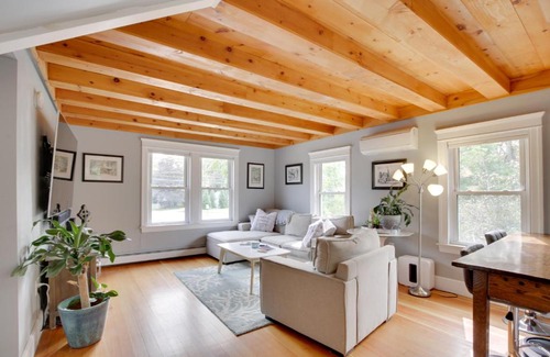 Falmouth Apartamento | Beautiful Falmouth Condo with Patio Near Portland!