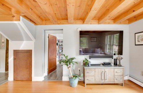 Falmouth Apartamento | Beautiful Falmouth Condo with Patio Near Portland!